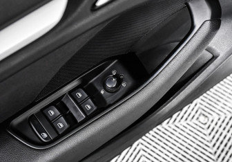 Подержанный автомобиль Audi A3 Sedan 2015 года (13 фото)