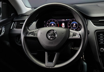 Подержанный автомобиль Skoda Octavia Liftback 2019 года (13 фото)