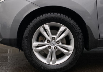 Подержанный автомобиль Hyundai ix35 2012 года (9 фото)