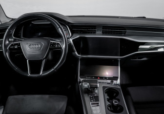 Подержанный автомобиль Audi A6 Sedan 2021 года (12 фото)