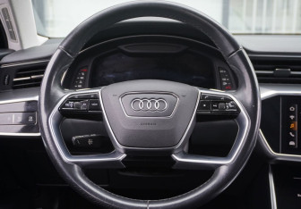 Подержанный автомобиль Audi A6 Sedan 2022 года (14 фото)