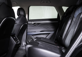 Подержанный автомобиль Voyah Free 2023 года (12 фото)