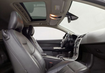 Подержанный автомобиль Volvo C30 2012 года (13 фото)