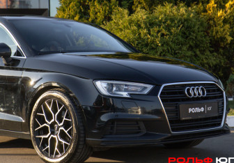 Подержанный автомобиль Audi A3 Sedan 2018 года (17 фото)