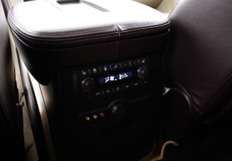 Подержанный автомобиль Cadillac Escalade Suv 2010 года (20 фото)