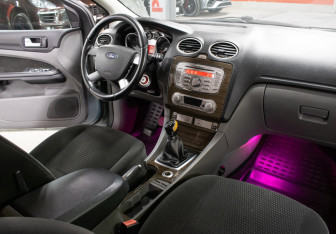 Подержанный автомобиль Ford Focus Sedan 2009 года (11 фото)