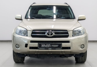 Подержанный автомобиль Toyota RAV4 2007 года (2 фото)