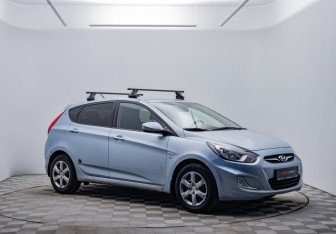 Подержанный автомобиль Hyundai Solaris Hatchback 2012 года (3 фото)