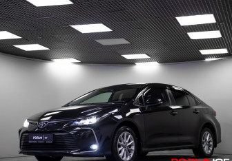 Подержанный автомобиль Toyota Corolla Sedan 2019 года (30 фото)