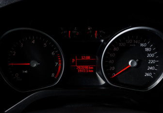 Подержанный автомобиль Ford S-MAX 2011 года (11 фото)