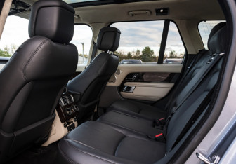 Подержанный автомобиль Land Rover Range Rover 2021 года (17 фото)