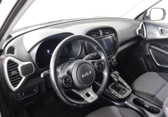 Подержанный автомобиль Kia Soul 2022 года (9 фото)