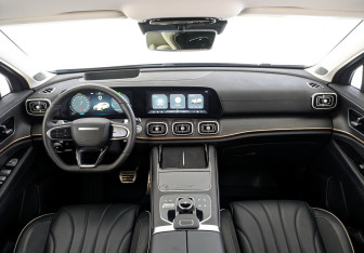 Подержанный автомобиль Jaecoo J8 2024 года (14 фото)