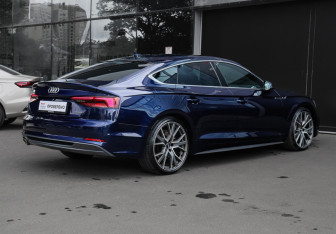 Подержанный автомобиль Audi A5 Liftback 2019 года (4 фото)
