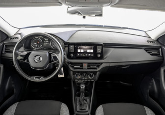 Подержанный автомобиль Skoda Rapid Liftback 2021 года (14 фото)