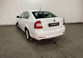 Подержанный автомобиль Skoda Octavia Liftback 2012 года (4 фото)