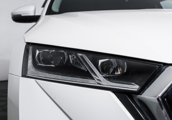 Подержанный автомобиль Skoda Octavia Liftback 2022 года (22 фото)