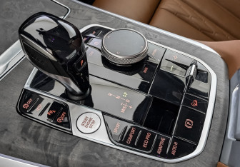 Подержанный автомобиль BMW X5 2021 года (21 фото)