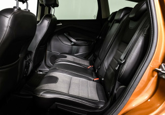 Подержанный автомобиль Ford Kuga 2013 года (12 фото)