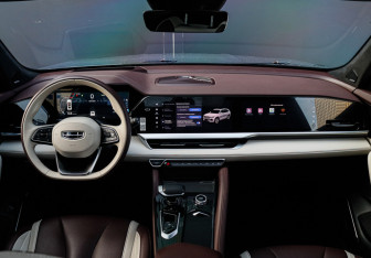 Подержанный автомобиль Geely Monjaro 2023 года (12 фото)