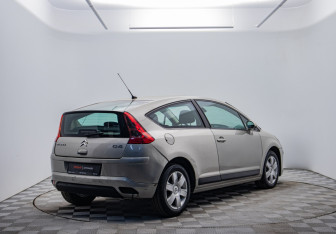 Подержанный автомобиль Citroen C4 Hatchback 2008 года (5 фото)