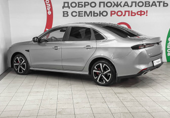 Подержанный автомобиль Kaiyi E5 2023 года (6 фото)