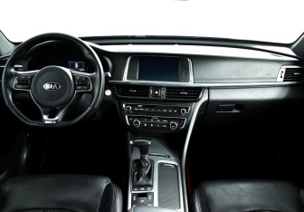 Подержанный автомобиль Kia Optima Sedan 2016 года (8 фото)