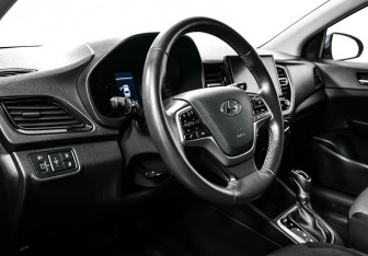 Подержанный автомобиль Hyundai Solaris Sedan 2021 года (11 фото)