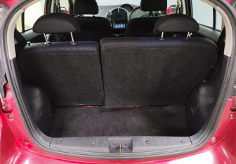 Подержанный автомобиль Toyota WiLL Cypha 2003 года (14 фото)