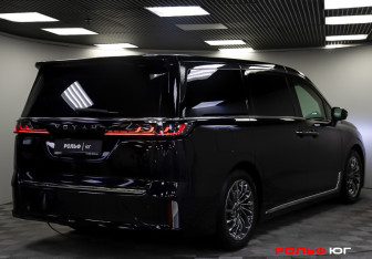 Подержанный автомобиль Voyah Dream 2023 года (34 фото)