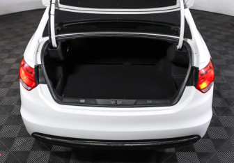 Подержанный автомобиль Citroen C4 Sedan 2014 года (10 фото)