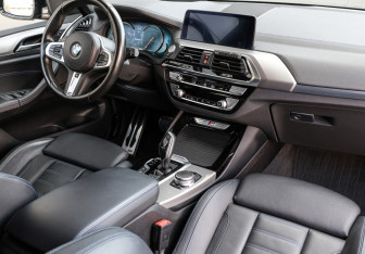 Подержанный автомобиль BMW X3 2019 года (11 фото)