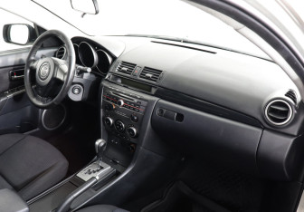 Подержанный автомобиль Mazda 3 Sedan 2007 года (6 фото)