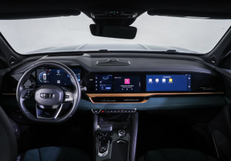 Подержанный автомобиль Geely Monjaro 2022 года (17 фото)
