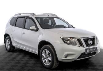 Подержанный автомобиль Nissan Terrano 2021 года (3 фото)