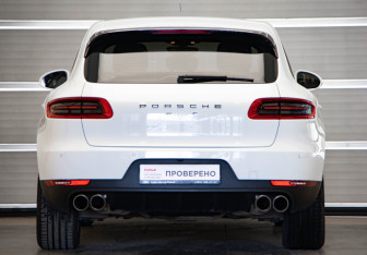 Подержанный автомобиль Porsche Macan 2017 года (5 фото)