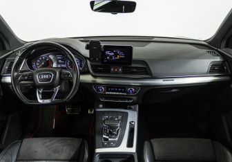 Подержанный автомобиль Audi Q5 2017 года (14 фото)