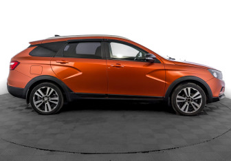 Подержанный автомобиль LADA (ВАЗ) Vesta Wagon 2021 года (4 фото)