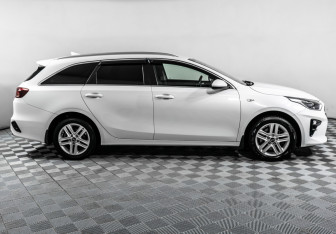 Подержанный автомобиль Kia Ceed Wagon 2021 года (4 фото)