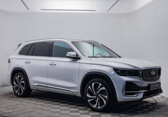 Подержанный автомобиль Geely Monjaro 2023 года (7 фото)