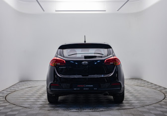 Подержанный автомобиль Kia Ceed Hatchback 2012 года (6 фото)