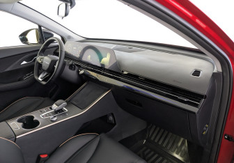 Подержанный автомобиль Omoda C5 2024 года (11 фото)