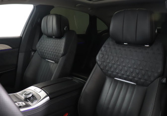Подержанный автомобиль Hongqi H9 2024 года (17 фото)