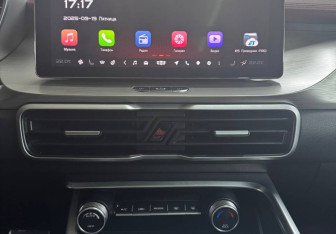 Подержанный автомобиль Geely Coolray 2022 года (16 фото)