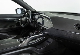 Подержанный автомобиль Geely Tugella 2022 года (9 фото)