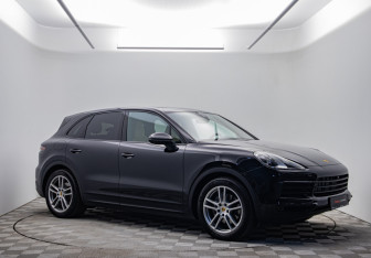 Подержанный автомобиль Porsche Cayenne 2020 года (3 фото)