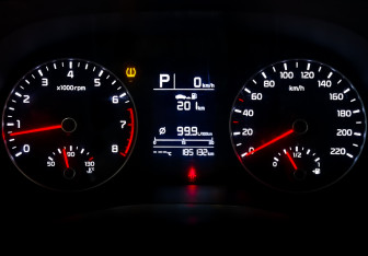 Подержанный автомобиль Kia Rio Hatchback 2021 года (13 фото)