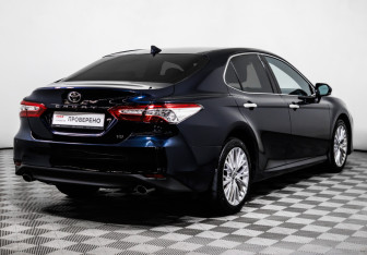 Подержанный автомобиль Toyota Camry Sedan 2020 года (5 фото)