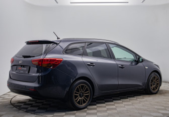 Подержанный автомобиль Kia Ceed Wagon 2012 года (5 фото)