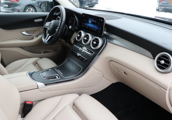 Подержанный автомобиль Mercedes-Benz GLC Coupe 2021 года (9 фото)